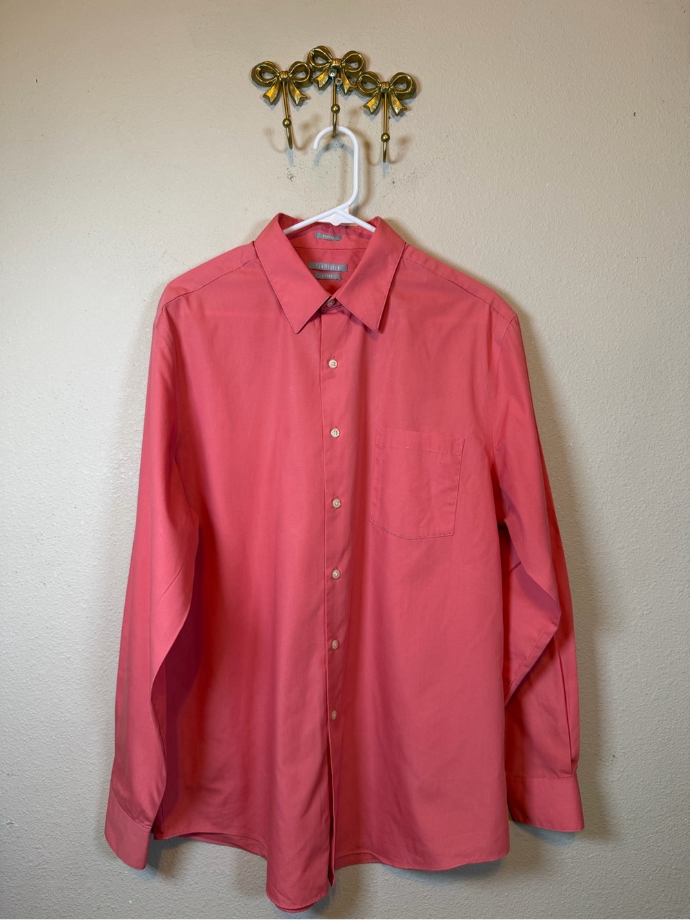 Van Heusen Men's Coral Dress Shirt - Long Sleeve Button-Down. Size 16.5